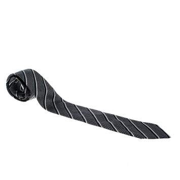 مملوكة مسبقًا Giorgio Armani Vintage Black Diagonal Striped Silk Jacquard Traditional Tie