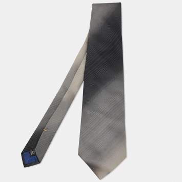 مملوكة مسبقًا Gucci Dark Grey Ombre Diagonal Striped Silk Tie