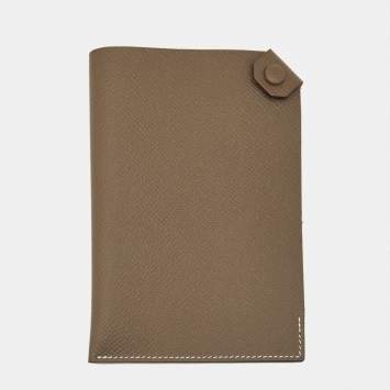 Pre Owned Hermes Tarmac Passport Holder Etoupe Epsom Leather