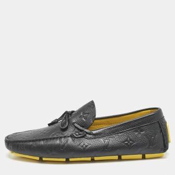 مملوكة مسبقًا Louis Vuitton Black Monogram Embossed Leather Driver Loafers  Size 43.5