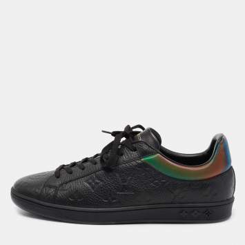 مملوكة مسبقًا Louis Vuitton Black Monogram Embossed Leather Low-Top Sneakers Size 42