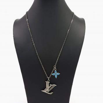 مملوكة مسبقًا Louis Vuitton Lv Initial Necklace