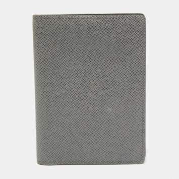 Pre Owned Louis Vuitton Glacier Taiga Leather Passport Holder