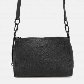 Pre Owned Louis Vuitton Triangle Messenger Bag Noir Monogram Taurillon