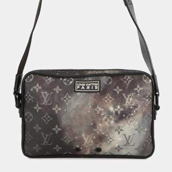 Pre Owned Louis Vuitton Alpha Messenger Noir Monogram / Galaxy