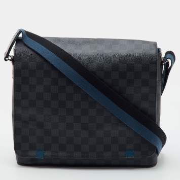 Pre Owned Louis Vuitton District Messenger Damier Graphite Canvas Bag