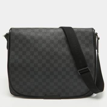 Pre Owned Louis Vuitton Damier Graphite Canvas Daniel GM Bag