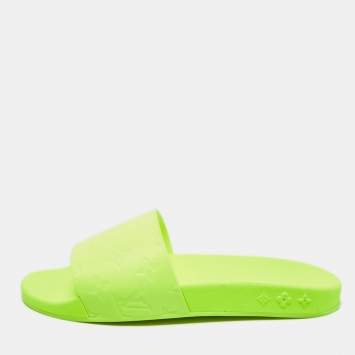 Louis Vuitton Green Rubber Waterfront  Pool Slides Size 41