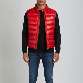 Pre Owned Moncler Red Nylon Down Gui Gilet M
