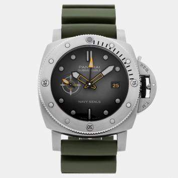 Pre Owned Pre-Owned Panerai Submersible PAM 1323 Automatic Grey Stainless Steel Men's Wristwatch 44 mm