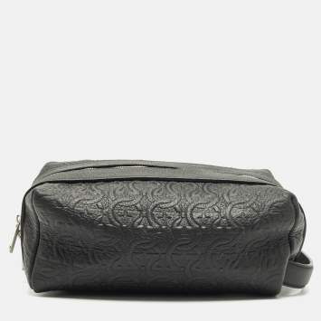 مملوكة مسبقًا Salvatore Ferragamo Black Gancini Embossed Leather Toiletry Bag