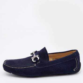 مملوكة مسبقًا Salvatore Ferragamo Navy Blue Suede Gancini Slip On Loafers Size 41.5