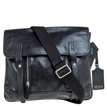 مملوكة مسبقًا TUMI Black Leather Front Pocket Flap Messenger Bag