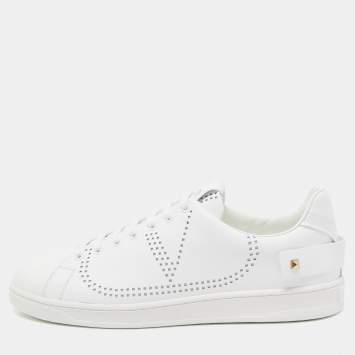Pre Owned Valentino White Leather Backnet Studded Low Top Sneakers Size 42