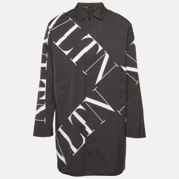 مملوكة مسبقًا جواكيت باركا فالنتينو صناعية بشعار مطبوع سوداء مقاس إكسترا لارج