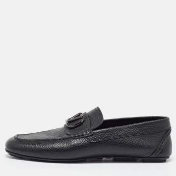 Pre Owned Valentino Black Leather Escape V logo Slip On Loafers Size 43