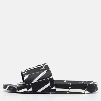 Pre Owned Valentino Black/White Rubber VLTN Pool Slides Size 42