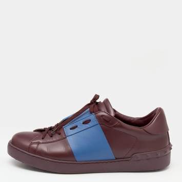 مملوكة مسبقًا Valentino Burgundy/Blue Leather Rockstud Low Top Sneakers Size 44