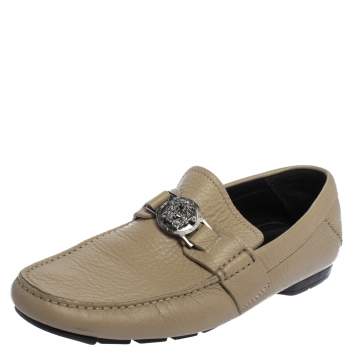 Pre Owned Versace Beige Leather Medusa Embellished Slip On Loafers Size 40
