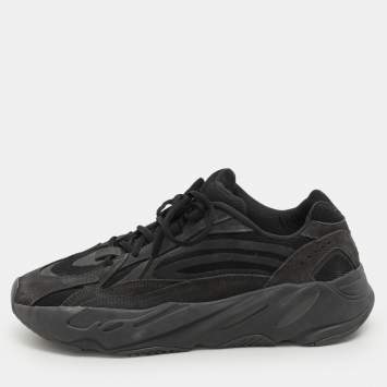 Yeezy x Adidas Black/Grey Suede And Canvas Boost 700 V2 Vanta Sneakers Size 42 2/3