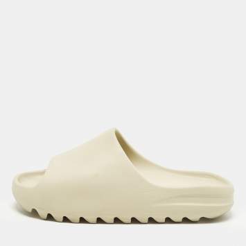 مملوكة مسبقًا صندل سلايد ييزي x أديداس فلات مطاطي بون كريمي مقاس 46