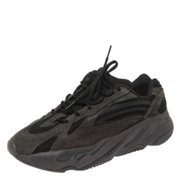 Pre Owned Yeezy x Adidas Black/Grey Suede And Canvas Boost 700 V2 Vanta Sneakers Size 42 2/3