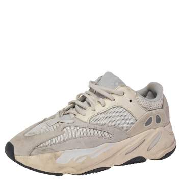 Pre Owned Yeezy x Adidas White Mesh And Suede Boost 700 Analog Sneakers Size 42