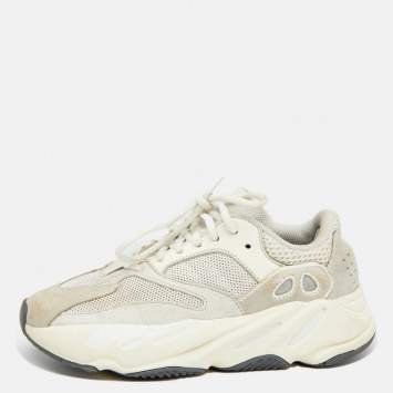 Pre Owned Yeezy x Adidas Off White Suede And Mesh Yeezy 700 Analog Sneakers Size 38 2/3