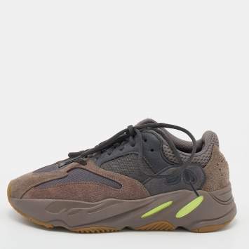 Pre Owned Yeezy x Adidas Grey/Brown Suede And Mesh Boost 700 V2 Mauve Low Top Sneakers Size 39 1/3