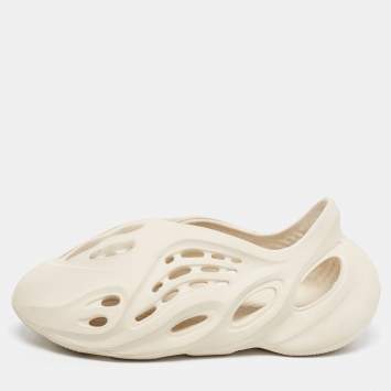 Pre Owned Yeezy x Adidas White Rubber Foam Sand Runner Sneakers Size 40