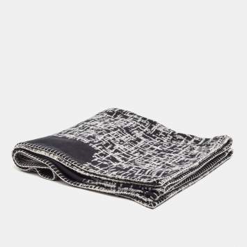 Pre Owned Chanel Black/Grey Patterned Lurex Wool Knit Reversible Throw Blanket