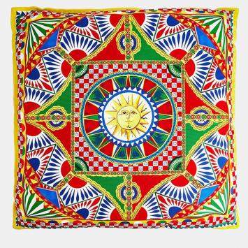 مملوكة مسبقًا وسادة دولتشي أند غابانا كانفاس متعدد