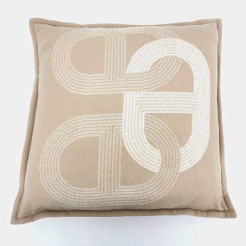 مملوكة مسبقًا Hermes Beige Wool Cushion
