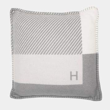 Pre Owned HERMES HRiviera Cushion grease Wool, Cashmere Size PM