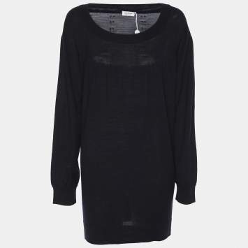 مملوكة مسبقًا ```json
{"name": "Agona Deep Navy Jersey Long Sleeve Sweater L", "name_ar": "جيرسي كنزة أغمونا كحلي داكن بأكمام طويلة مقاس كبير"}
```