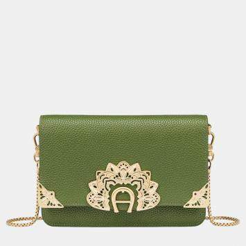 Pre Owned Aigner Green shaking gold DIADORA Green Bill and Card Case