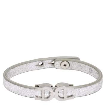 مملوكة مسبقًا Aigner Silver Leather Silver Tone Logo Bracelet