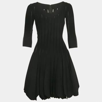مملوكة مسبقًا Alaia Black Textured Stretch Knit Scallop Short Dress S