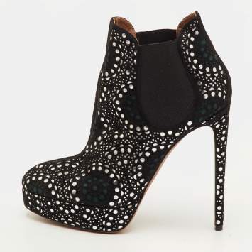 Pre Owned حذاء بوت للكاحل علايا سويدي بلون أسود/فضي بنمط الليزر مقاس 40 مع نعل سميك