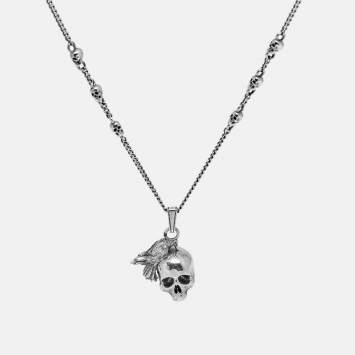 مملوكة مسبقًا Alexander McQueen Skull Motif Silver Tone Pendant Necklace 