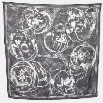 Pre Owned Alexander McQueen Black Skull Printed Silk Square Scarf