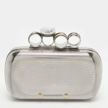 مملوكة مسبقًا Alexander McQueen Knuckle Silver Tone Metal Clutch
