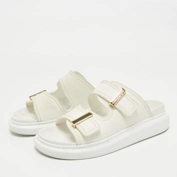 Alexander McQueen Gold Leather Skull Chain Thong Flat