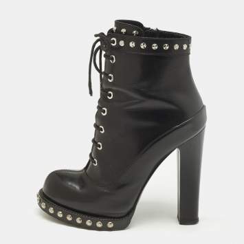 Pre Owned حذاء بوت للكاحل ألكسندر ماكوين جلد أسود مقاس 36