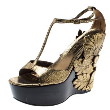 Pre Owned Alexander McQueen Metallic Gold Leather 3D Flower T-Strap Wedge Sandals Size 40