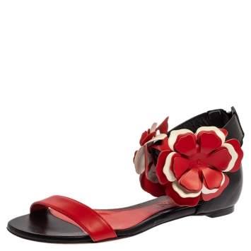 Pre Owned Alexander McQueen Red/Black Leather Flower Detail Ankle Cuff Flat Sandals Size 38