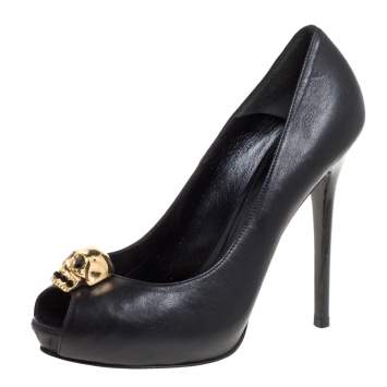Pre Owned Alexander McQueen Black Leather Crystal Embellished Skull Detail Peep Toe Platform Pumps Size 38