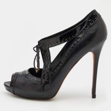مملوكة مسبقًا Alexander McQueen Black Leather Brogue Trim Cut Out Platform Peep Toe Pumps Size 41