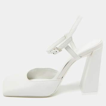 مملوكة مسبقًا Amina Muaddi Charlotte 95 Size 35 White Leather Ankle Strap Pumps