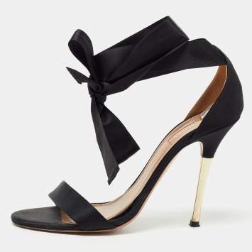 مملوكة مسبقًا Aquazzura Black Satin Ankle Wrap Sandals Size 39